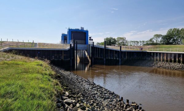 Hadelner Kanalschleuse Elbseite